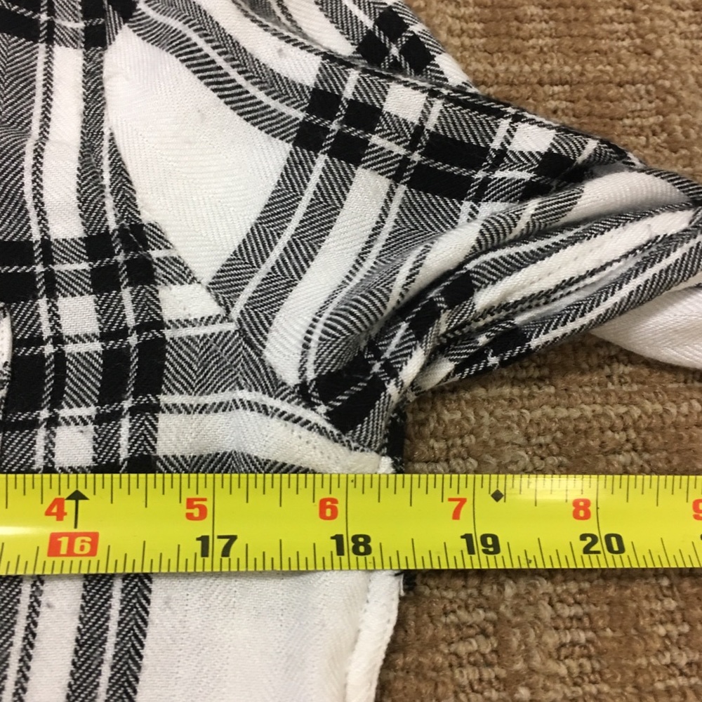 Rails Black White Plaid Button Down Shirt Small - Picture 5 of 8